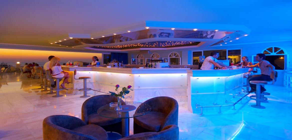 rethymno-mare-royal-hotel-main-bar-aphrodite-2