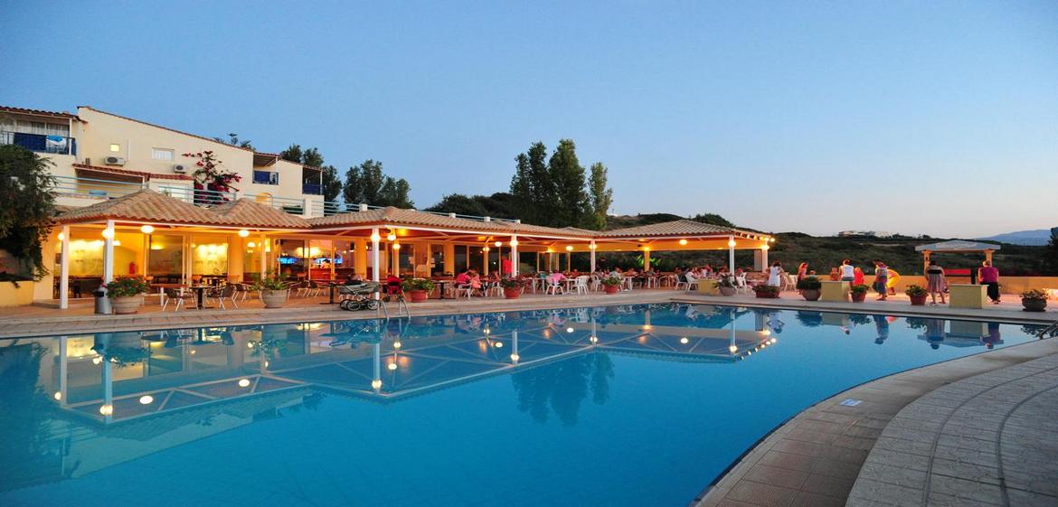 rethymno-mare-royal-hotel-pool-snack-bar-poseidon-7_0